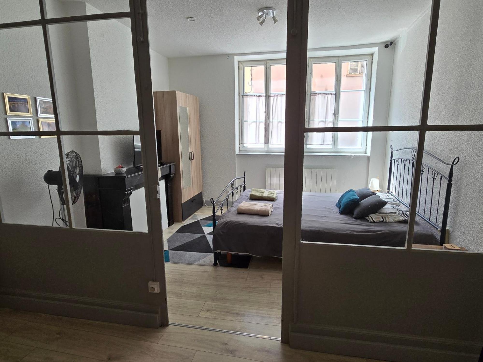 Appartement Au Calme Idealement Place A Macon. Mâcon Exterior foto