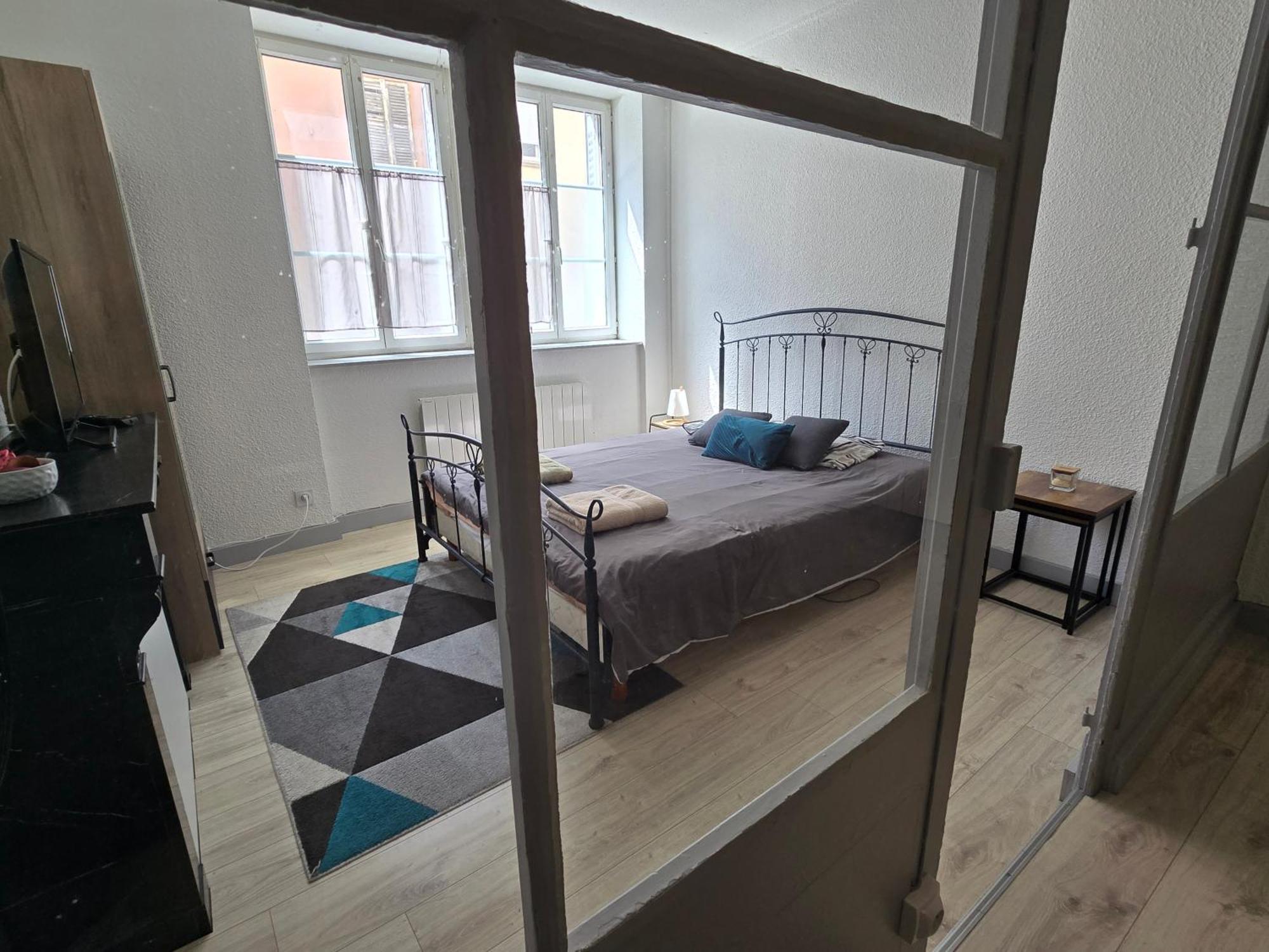 Appartement Au Calme Idealement Place A Macon. Mâcon Exterior foto